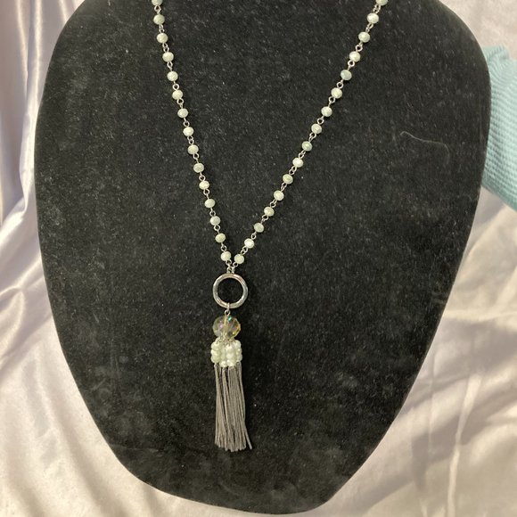 Joan Rivers Set: Tassle Necklace, Double Strand Necklace, 4 Stretch Bracelets - Picture 1 of 6